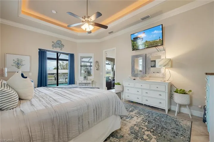 425 NW 38th AVE, CAPE CORAL FL 33993