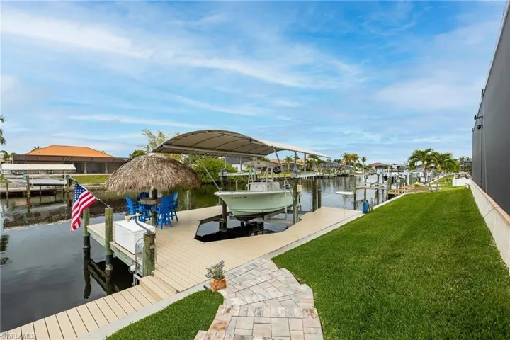 425 NW 38th AVE, CAPE CORAL FL 33993