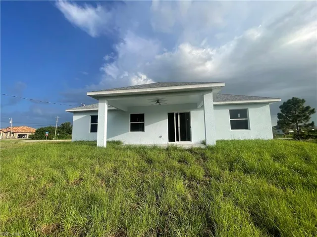 2702 30th St Sw, Lehigh Acres, Florida 33976