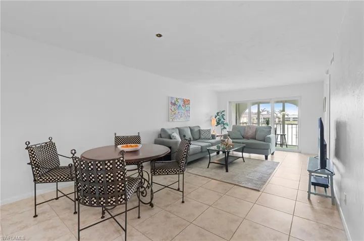 354  Charlemagne  BLVD, Naples, FL 34112