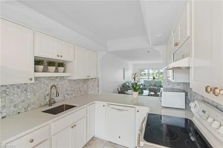 354  Charlemagne  BLVD, Naples, FL 34112