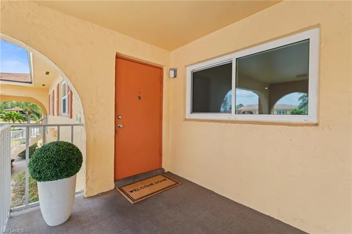 354  Charlemagne  BLVD, Naples, FL 34112