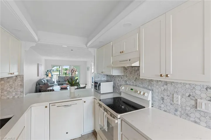 354  Charlemagne  BLVD, Naples, FL 34112