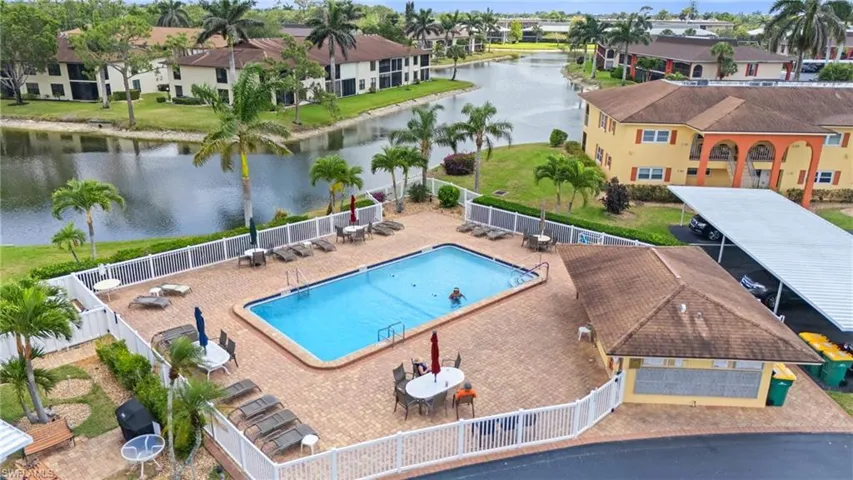354  Charlemagne  BLVD, Naples, FL 34112