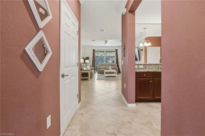 2722 Citrus St, Naples, Florida 34120