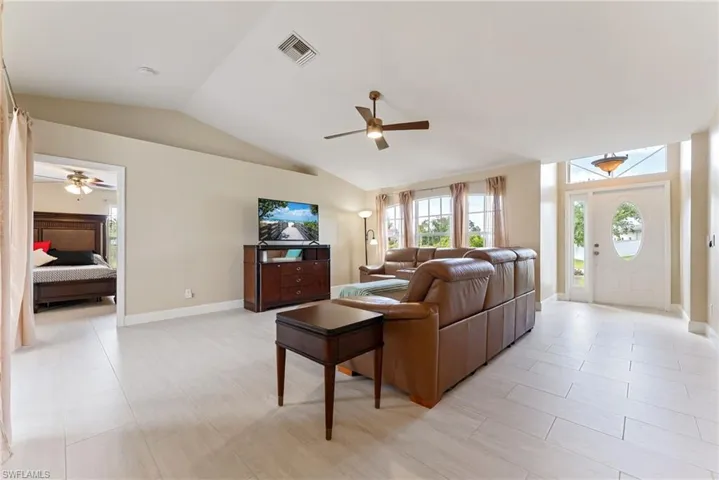1127 Sw 29th St, Cape Coral, Florida 33914