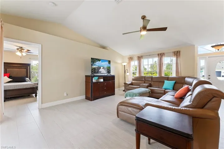 1127 Sw 29th St, Cape Coral, Florida 33914