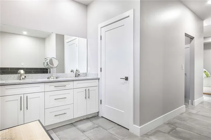 2202 Ne 5th Ter, Cape Coral, Florida 33909