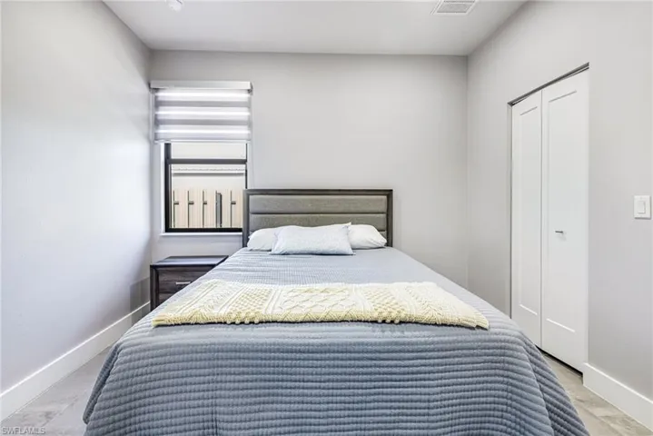 2202 Ne 5th Ter, Cape Coral, Florida 33909