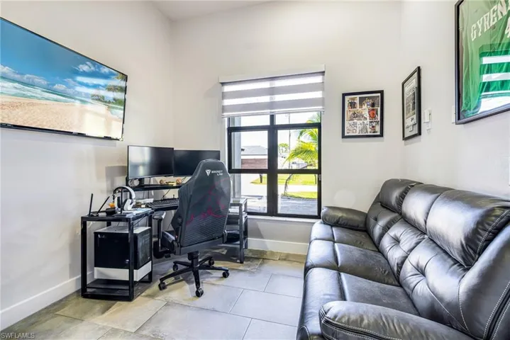 2202 Ne 5th Ter, Cape Coral, Florida 33909
