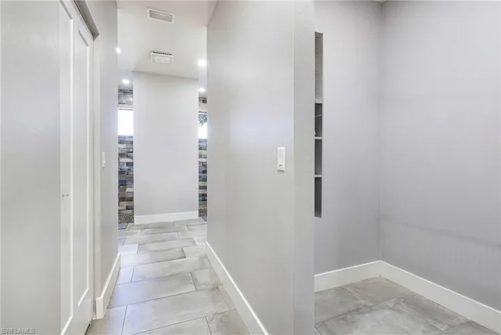 2202 Ne 5th Ter, Cape Coral, Florida 33909