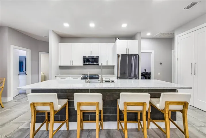 2202 Ne 5th Ter, Cape Coral, Florida 33909