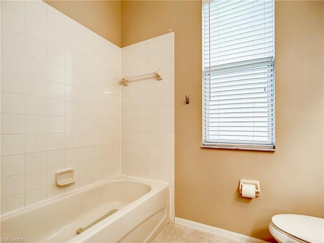 Guest bath with combo tub & shower