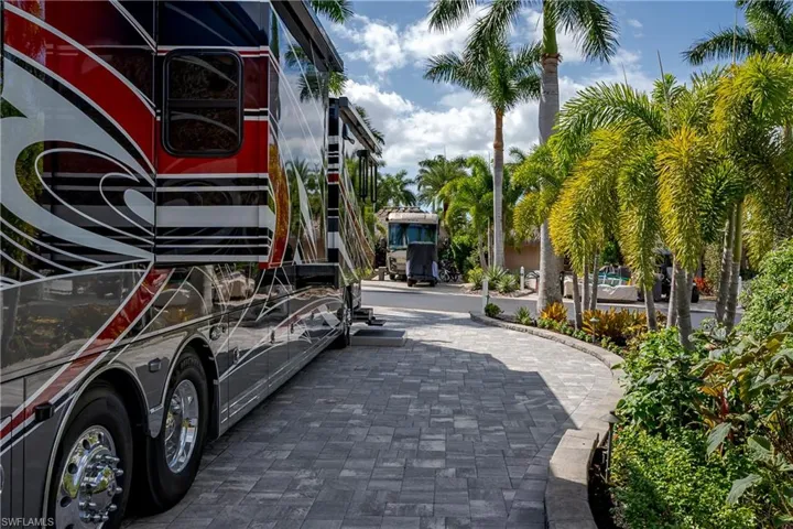 13547 Snook Cir, Naples, Florida 34114