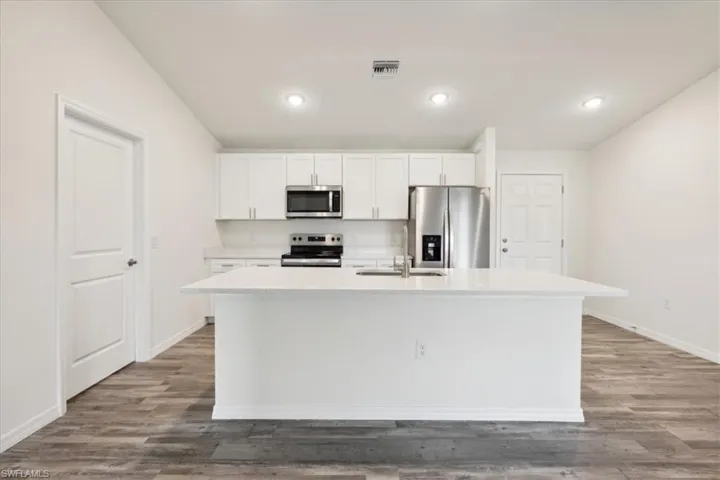 3010 NE 4th  PL, Cape Coral, FL 33909