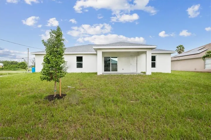 3010 NE 4th  PL, Cape Coral, FL 33909