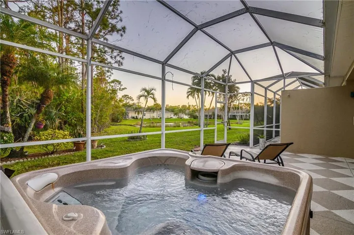 Hot tub in extended lanai