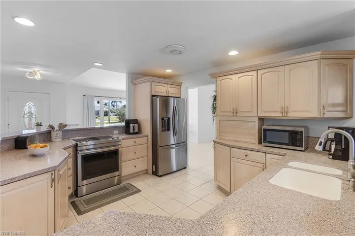 2940  Surfside  BLVD, Cape Coral, FL 33914
