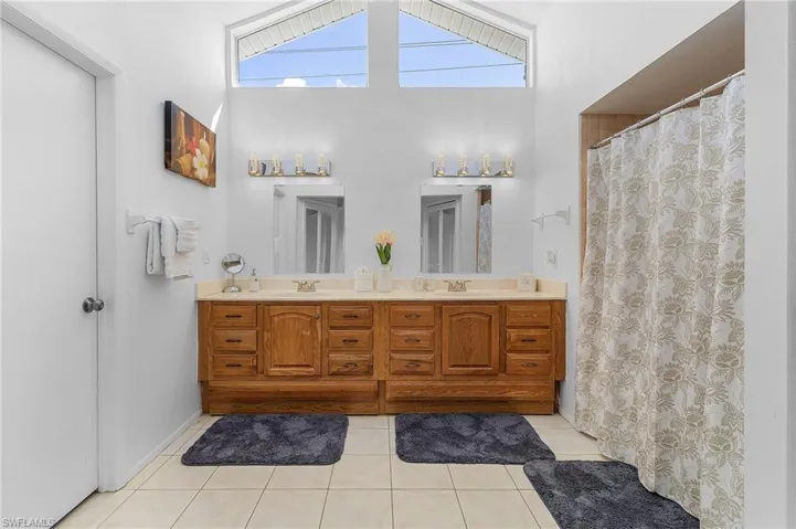 2940  Surfside  BLVD, Cape Coral, FL 33914