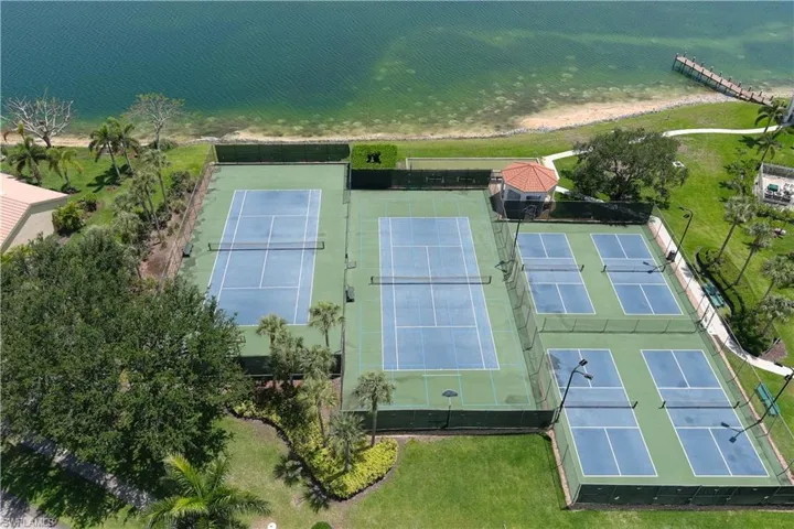 7791  Esmeralda  WAY, Naples, FL 34109