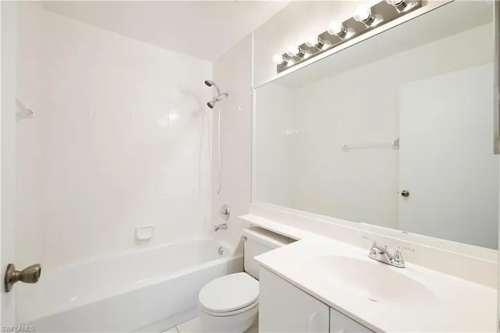 7791  Esmeralda  WAY, Naples, FL 34109