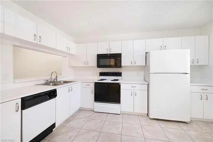 7791  Esmeralda  WAY, Naples, FL 34109