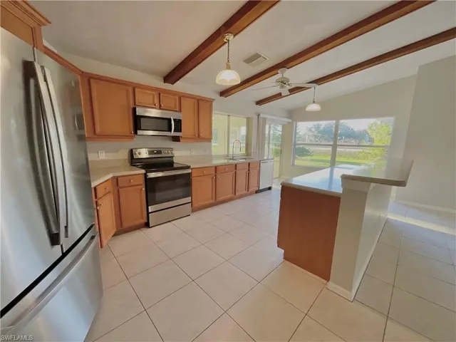 16279  Horizon  RD, North Fort Myers, FL 33917