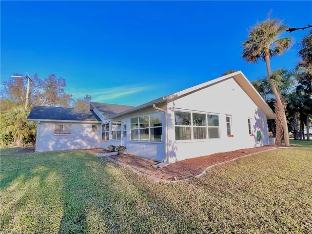 16279  Horizon  RD, North Fort Myers, FL 33917