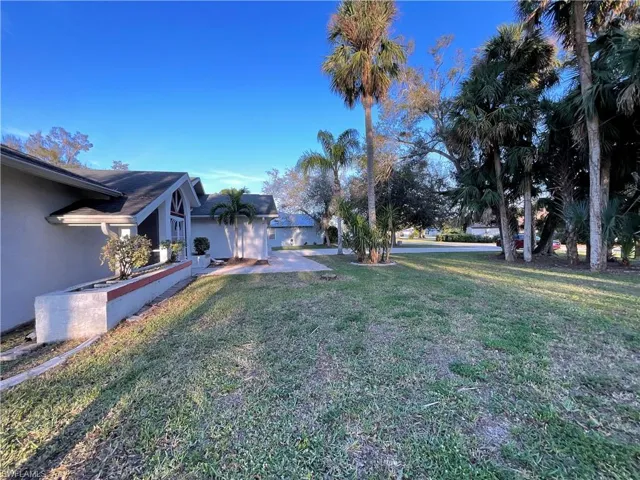 16279  Horizon  RD, North Fort Myers, FL 33917
