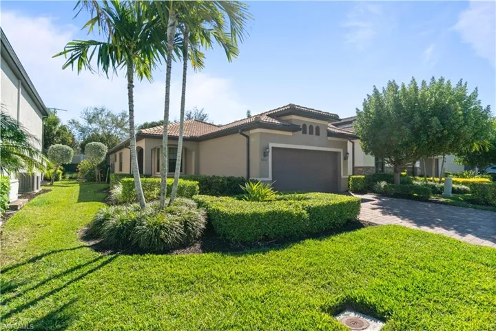 7202 Wilton Dr, Naples, Florida 34109