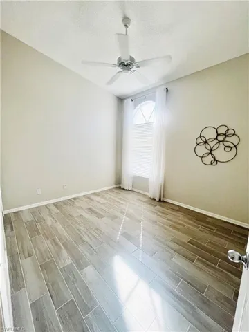Updated photos- Space now vacant!