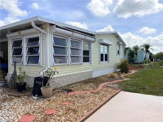 3134 Linwood Dr, North Fort Myers, Florida 33917
