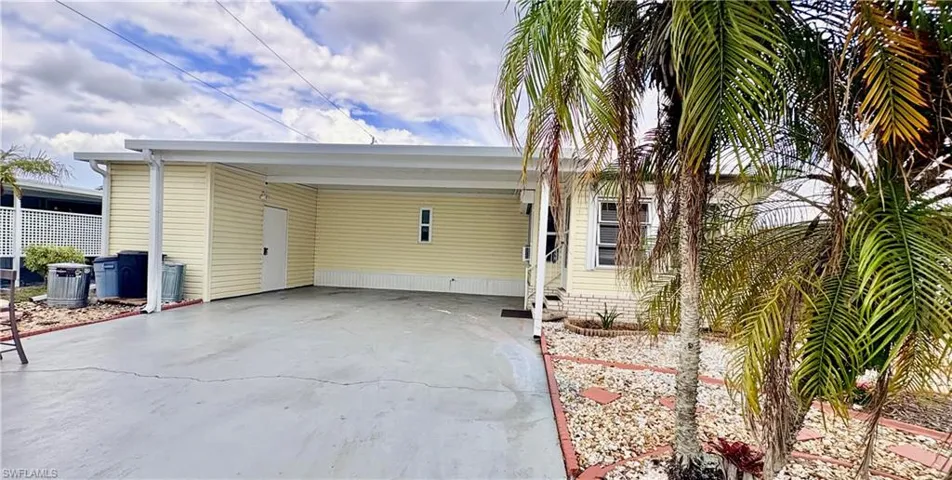 3134 Linwood Dr, North Fort Myers, Florida 33917