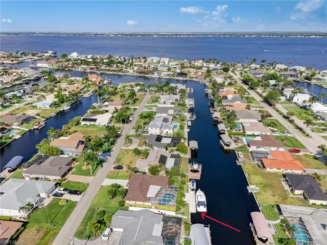 Aerial of Home-easy access to open water