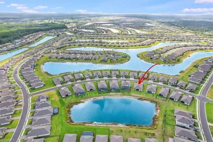 Impressive overhead perspective of the neighborhood