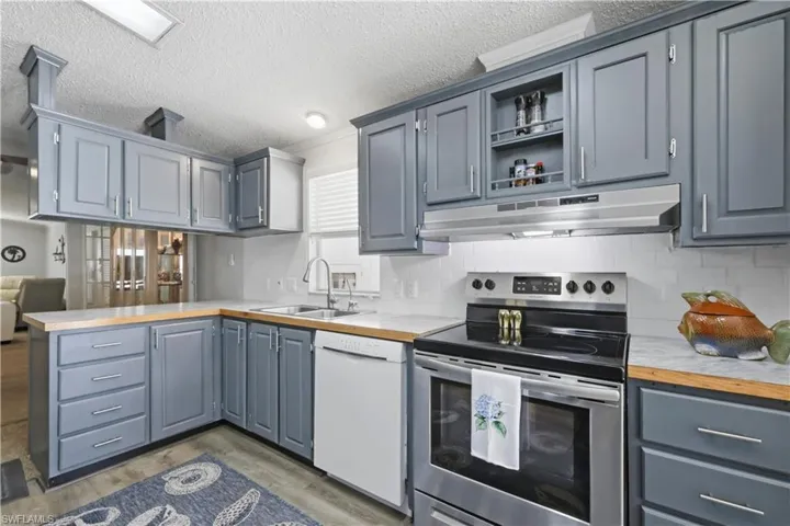 217 Shrub Ln N, North Fort Myers, Florida 33917