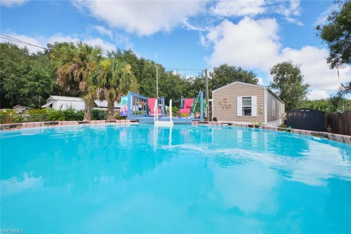 1106  Charles  ST, Moore Haven, FL 33471
