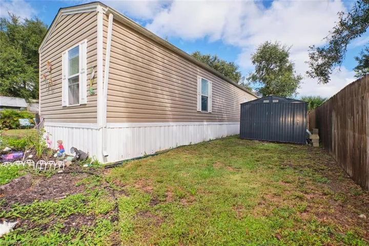 1106  Charles  ST, Moore Haven, FL 33471
