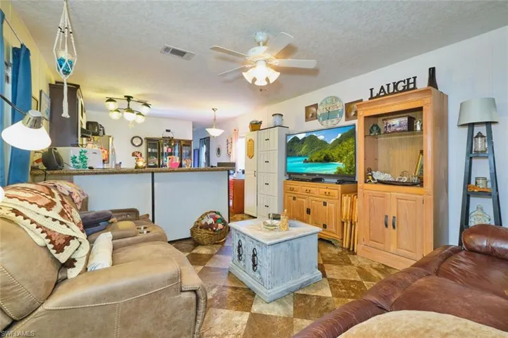 1106  Charles  ST, Moore Haven, FL 33471
