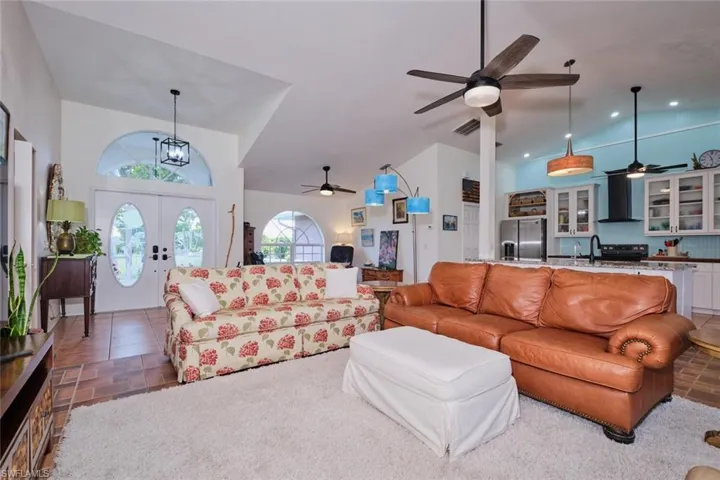 Spacious Living Room with Plenty of Space