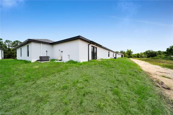 4985 Fairway Ct, Lehigh Acres, Florida 33971