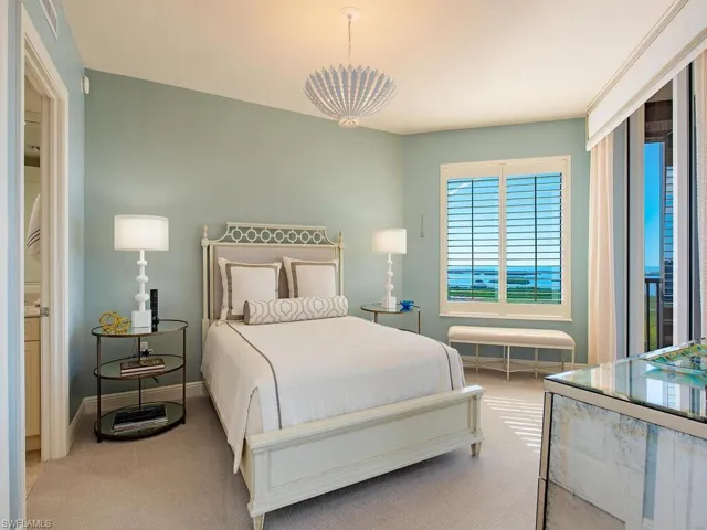 Guest with bay and Gulf views