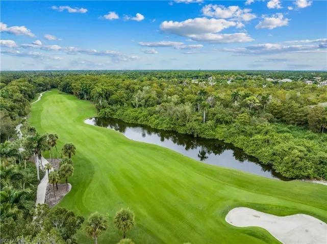 Clubhouse drive and #2 hole at Wildernes