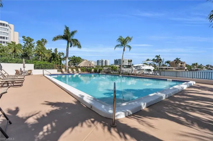 Sparkling Bayside pool