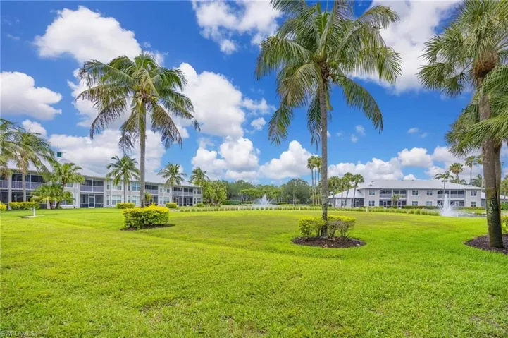 7950 Mahogany Run Ln 416, Naples, Florida 34113