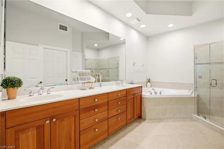 9204 Quartz Ln 3-101, Naples, Florida 34120