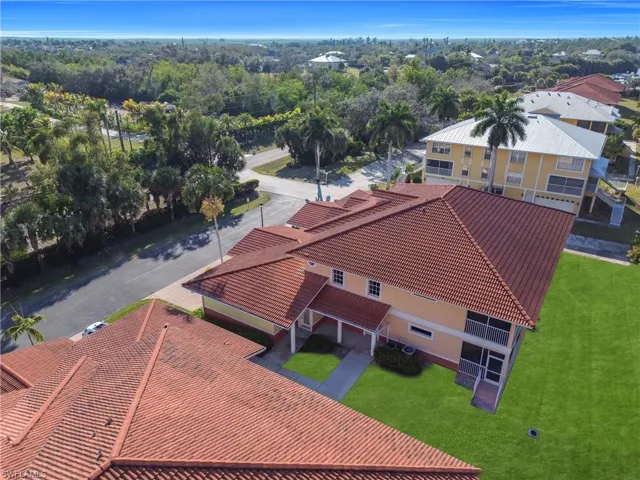Aerial view of property and surrounding area