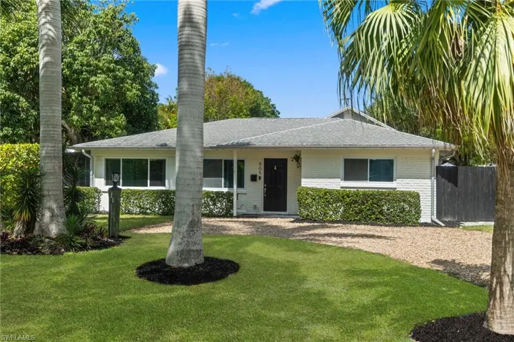 905  13th N ST, Naples, FL 34102