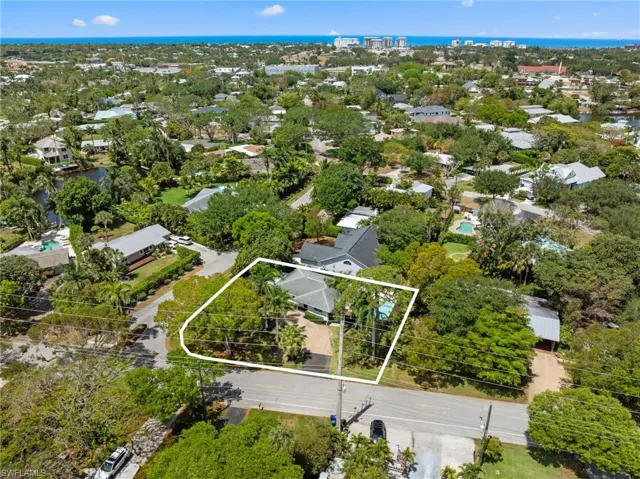 905  13th N ST, Naples, FL 34102