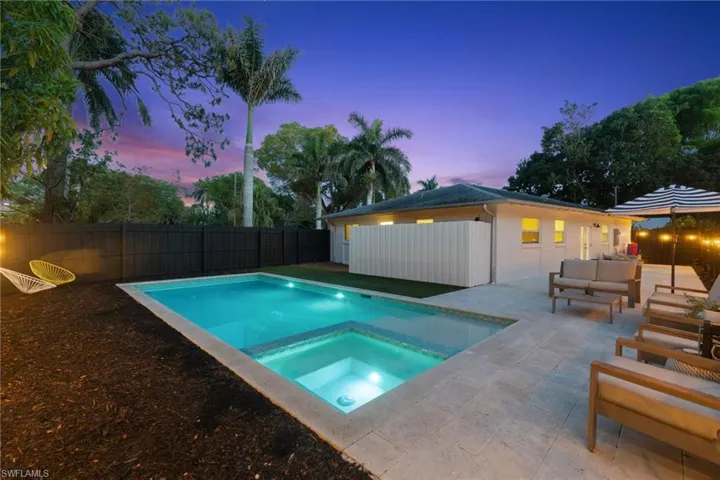 905  13th N ST, Naples, FL 34102